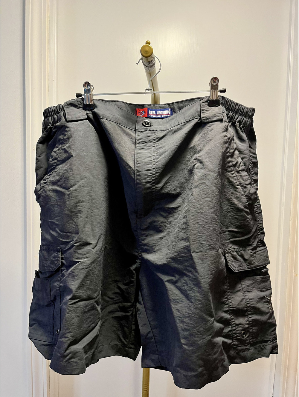 Reel Legends Performance Cargo Shorts Size 40 - Rugged & Ready!